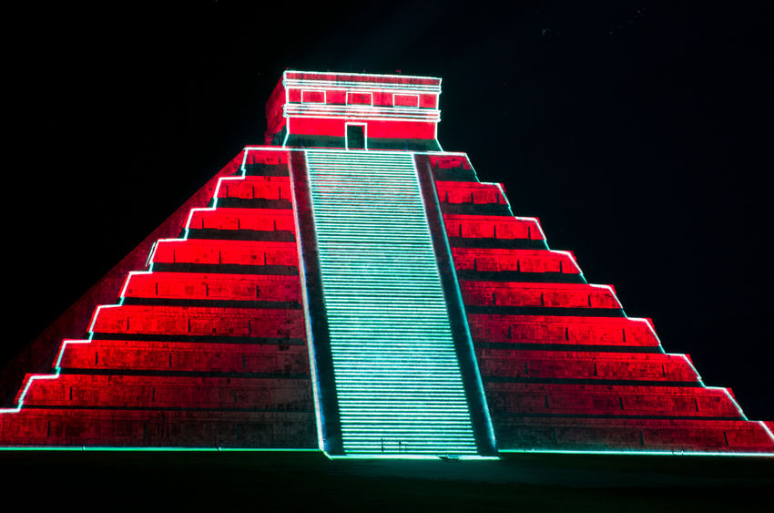 Chichén Itzá de Noche - Noches de Kukulkan - Viva Playa